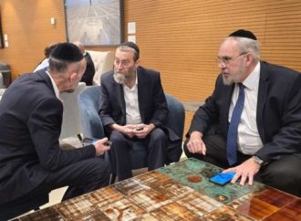 Drama político Hareidi: Gafni y Maklev, atónitos tras su exclusión de la lista Déguel HaTorah para el Knesset