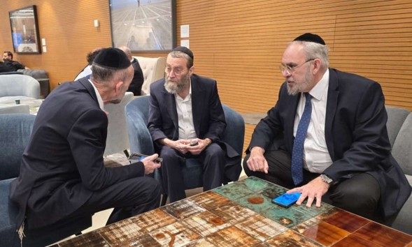 Drama político Hareidi: Gafni y Maklev, atónitos tras su exclusión de la lista Déguel HaTorah para el Knesset