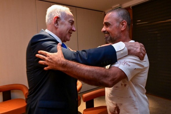 Netanyahu se encuentra con un héroe: Pasajero que redujo al piloto de Flydubai relata la dramática batalla en la cabina
