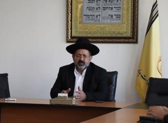 Rabino iraní afirma: “Nuestras comunidades no tienen seguridad” mientras elogia a la policía iraní y ataca a Israel