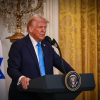 Trump amenaza a Irán y a los hutíes tras los mortales ataques en Arabia Saudita
