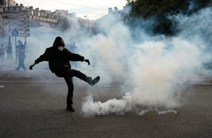 Odio en Francia: Sinagoga vandalizada en París mientras violentos disturbios se extienden por todo el país (video)