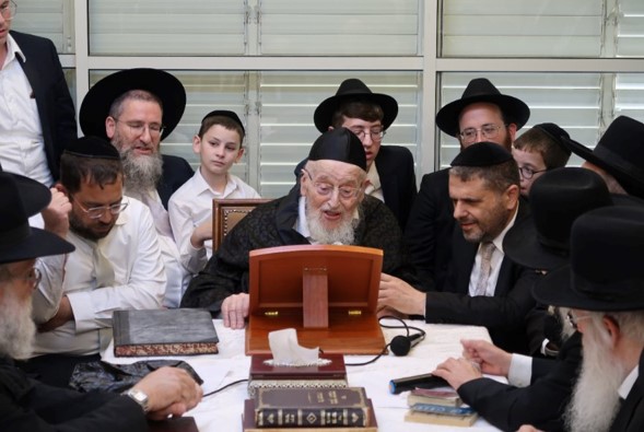 HaGaón HaRav Bergman: “Ojalá pudiera tener el mérito de compartir la suerte de los Bnei Yeshivot que son Moser Néfesh”